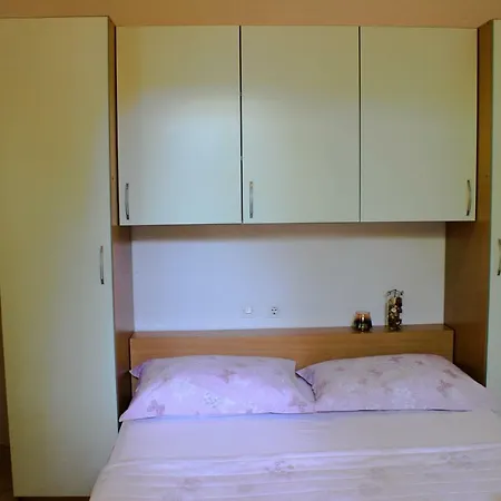 Pino Apartman Makarska