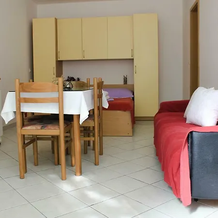 Pino Apartman Makarska