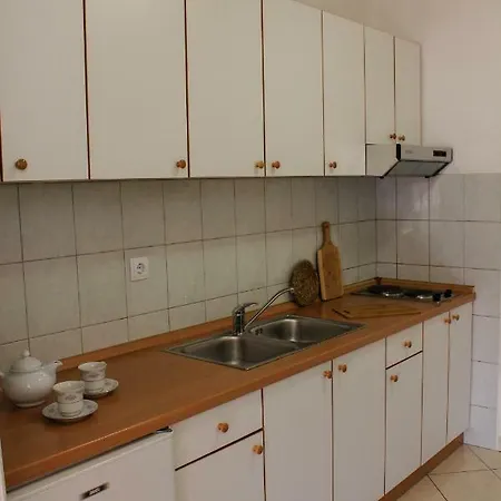 Pino Apartman Makarska