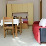 Pino 公寓 马卡尔斯卡