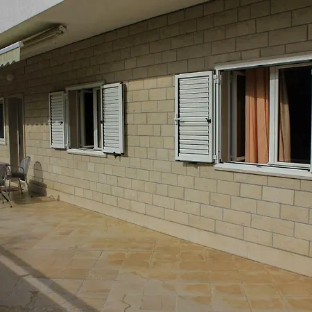 Pino Appartamento Makarska