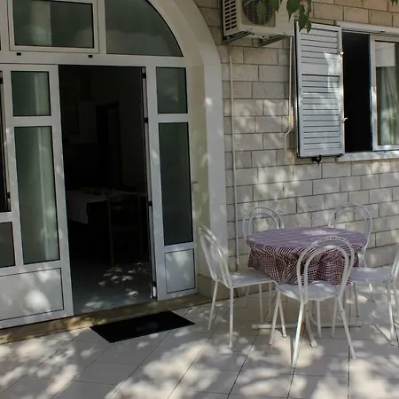 Pino * Makarska