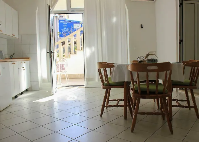 Apartment Pino Makarska