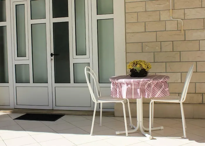 Pino Apartment Makarska