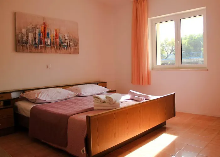 Apartment Pino Makarska