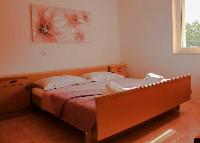 Apartment Pino Makarska