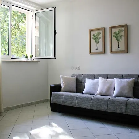 Pino Apartamento Makarska